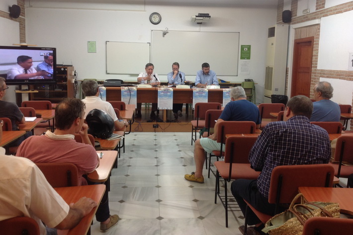 La magia de lo oculto envuelve las aulas de la UNED en Motril